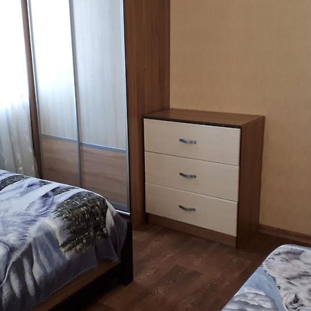 Appartamento 2 Комн. 5 Мест, 10 Мин. До Центра Kropyvnyc'kyj Esterno foto