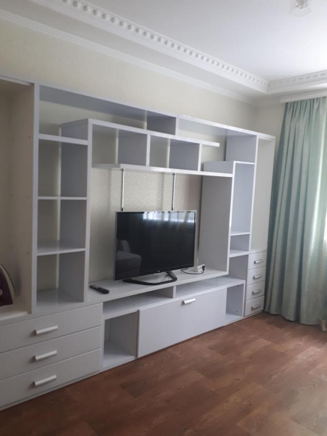 Appartamento 2 Комн. 5 Мест, 10 Мин. До Центра Kropyvnyc'kyj Esterno foto