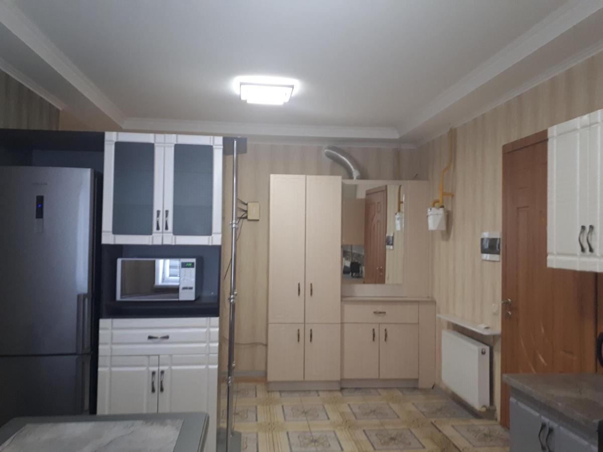 Appartamento 2 Комн. 5 Мест, 10 Мин. До Центра Kropyvnyc'kyj Esterno foto